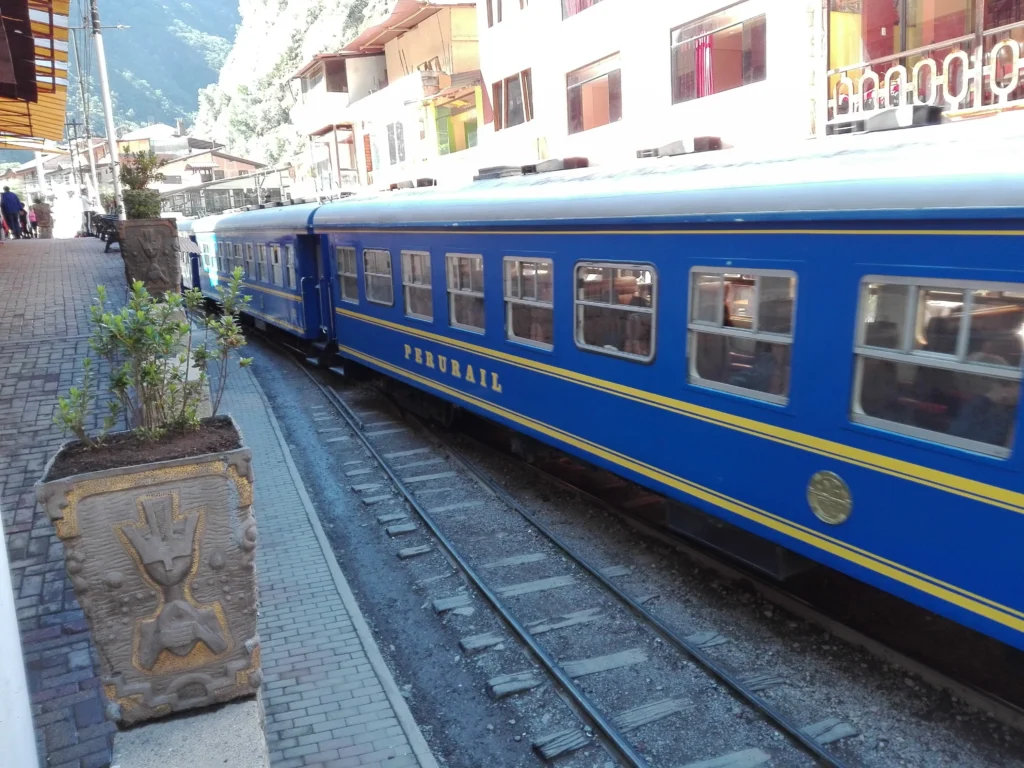 estacion tren aguas calientes