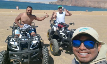 cuatrimotos en reserva nacional de paracas