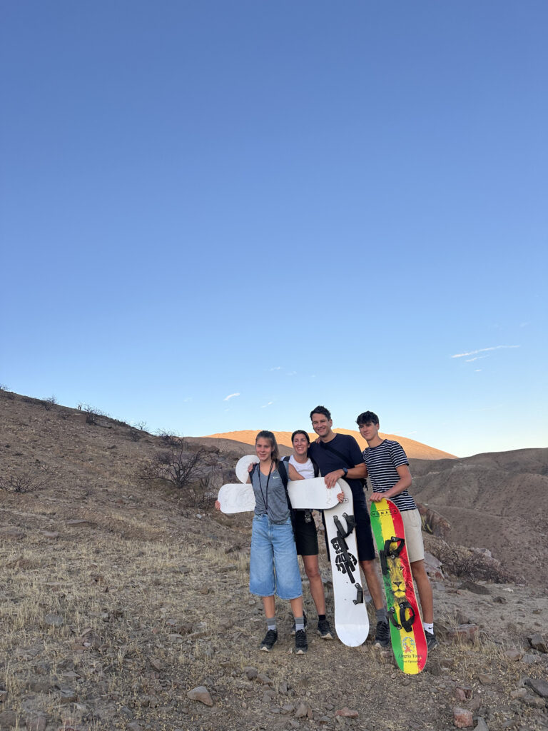 familia disfrutando trek cerro blanco