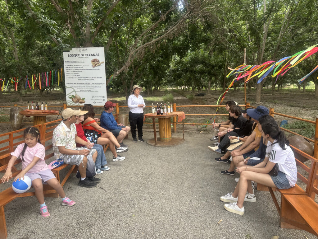 familia degustacion de vino y pisco