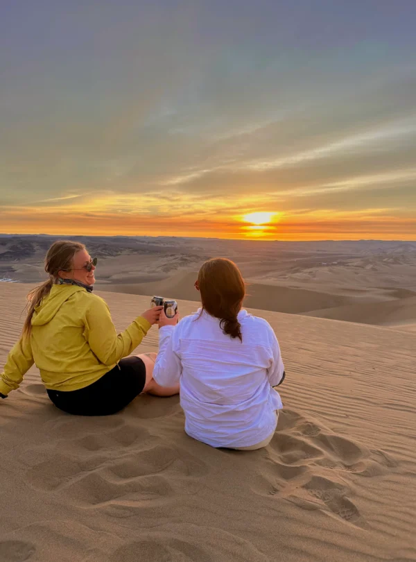 amigas picnic sunset huacachina