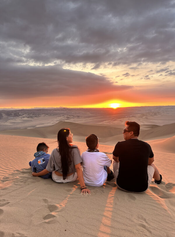familia sunset huacachina